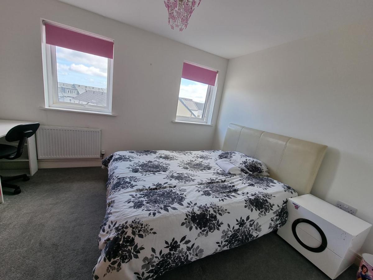 Kingsize Room Close To The A30 Camborne Pool Extérieur photo